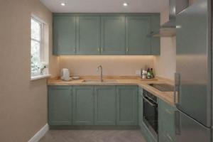 Stylish Apt Near Golf Beaches Wi-Fi & Free Parking