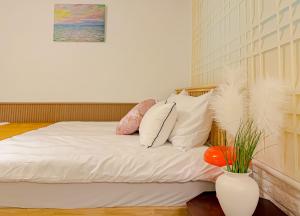 Comma house - Hanok Sensation Free Parking Hongik University Station 6 minutes Red Road 3 minutes Luggage Storage 2 Rooms