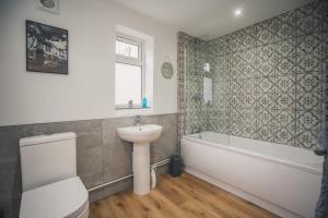 Spacious 3 Bedroom Home with Garden in Banbury