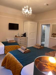 Burleigh House B and B