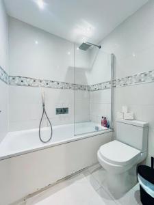 Huge apartment near Brixton