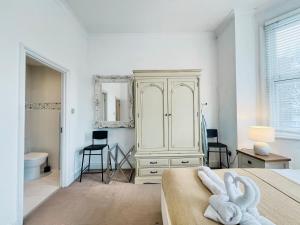 Huge apartment near Brixton