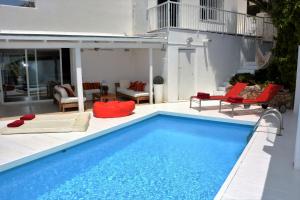 Villa Sitges Altavista Amazing View South oriented Calm Area AC Beach 2 minutes Drive and 18 minutes Walk