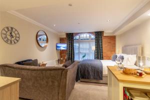 Staycation York at 1 Cocoa Suites with free parking