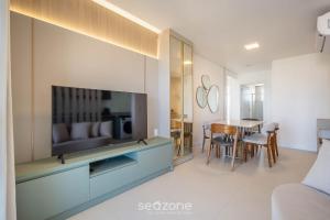 Apto em Cond. c Piscina e Vista Mar - BHC1206