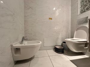 Appartement Moderne 2 Chambres - Piscine & Parking