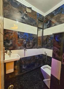 2 Bhk flat with lift and car parking perfect for family and long time stay