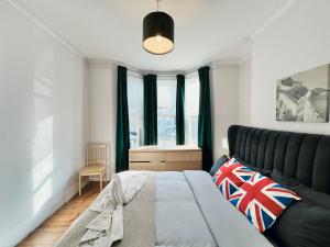 15 minutes tube to central london