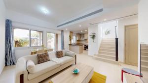 Vacationer Holiday Homes l Serene 2 Bed Villa l Lush Garden l Family Friendly