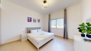 Vacationer Holiday Homes l Serene 2 Bed Villa l Lush Garden l Family Friendly