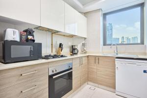 Chic 1BR at The Bay - Business Bay Near Burj Khalifa & Dubai Mall
