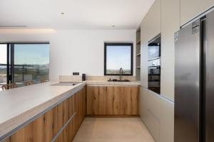 Villa Maninee-Bespoke Villa-Pool -BBQ-Seaview