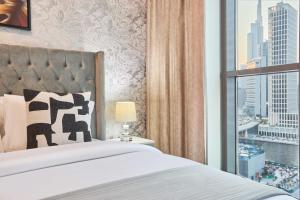 Chic 1BR at The Bay - Business Bay Near Burj Khalifa & Dubai Mall
