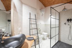 La Dolce Vita Luxury Apartments - 500mt to Termini, 2 steps from Colosseum, A-C