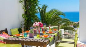 Villa Sitges Altavista Amazing View South oriented Calm Area AC Beach 2 minutes Drive and 18 minutes Walk