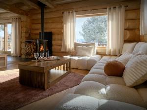 Chalet Escapade - OVO Network