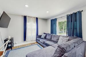 2 Mi to Beach! Michigan City Hot Tub Haven