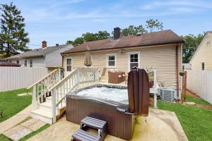 2 Mi to Beach! Michigan City Hot Tub Haven