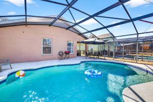 Family 4 Bedroom Davenport Pool Home