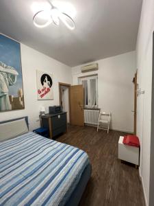 Room Saronno + B&B