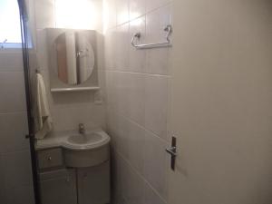 Apto 2 quartos com churrasqueira e internet Praia Grande Ubatuba