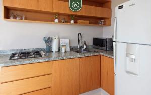 Ocean view 2BR Condo - Private Terrace - Beach