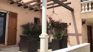 Villa with SEA VIEW, 1 km from the BEACH and CITY CENTER, BBQ, Tennis close by