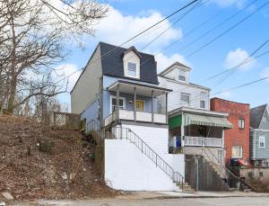 Stylish Sanctuary Near Downtown Workspace Parking