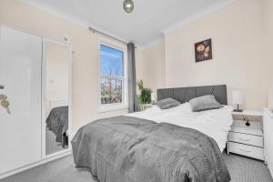 Cosy 1BR for 3 in SE16 London, Fully Equipped