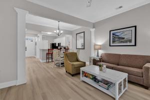 Litchfield 1BR Getaway at Seaside Inn