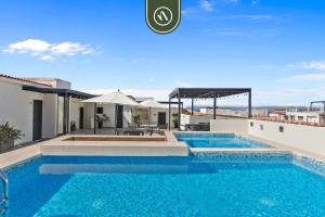 Restored Historic 2 BR Condo in Downtown - Pool