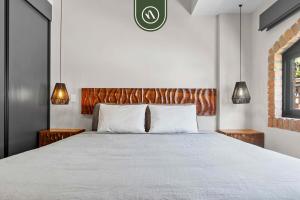 Restored Historic 2 BR Condo in Downtown - Pool