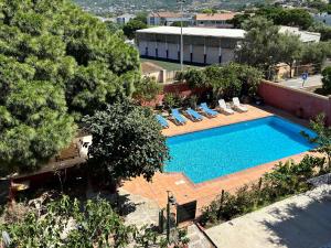 Résidence ANTONIA-Appartement 2 chambres mansardé accès piscine commune centre ville