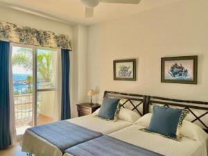 Lyrioshomes Precioso Apartamento Puerto de Estepona