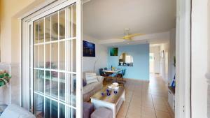 duerme oyendo el mar