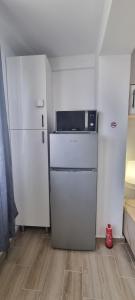 Fundeni Studio - Kitchen, Terrace & Parking