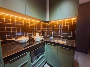 Estúdios com piscina ao ar livre no lounge