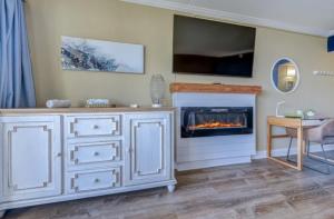 Oceanfront Suite Grande Cayman 124