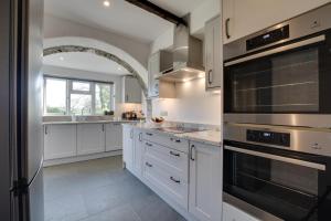 5 Bed in Little Petherick oc-p00736