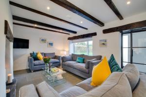 5 Bed in Little Petherick oc-p00736