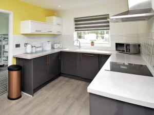 2 Bed in Reynoldston 88744