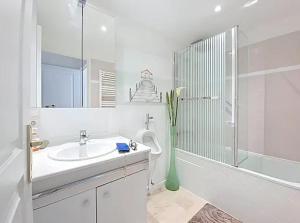 Cannes 2 bedrooms & 2 bathrooms Apartment - 43A