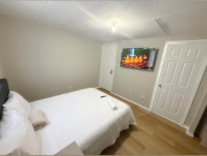 Cozy 2BR WiFi Free Parking Near IAH-DT- #PASS