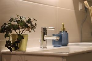 New26 Top View STS Tower SelfCheck-IN Free Parking