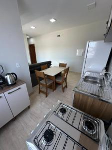 Apartamento mobiliado, 2 quartos no Bairro Carianos