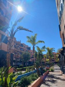 Modern Apartment - Pool and Garden View