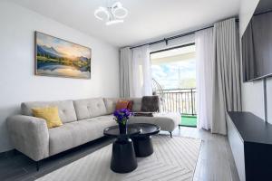 D&D Executive Suites, Large Balcony With Amazing Lake View, Secure Parking