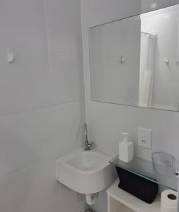 Apto novo a 20 metros da Prainha com Wi-Fi