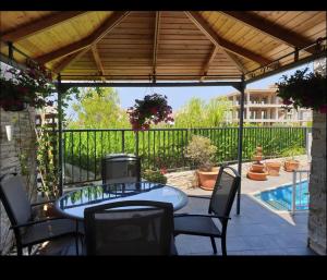 Seana Kapparis Apartment with Private Pool