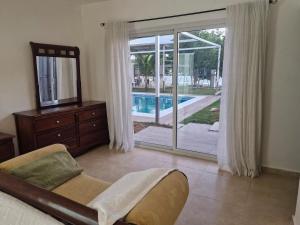 Oceanfront villa with pool, Ocoa bay